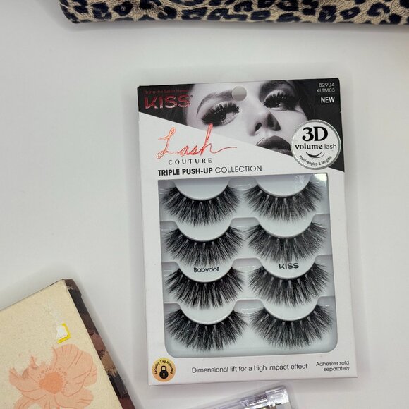 ! NWT Makeup and Beauty Bundle ! 8 Products & Makeup Bag ! - Picture 9 of 10